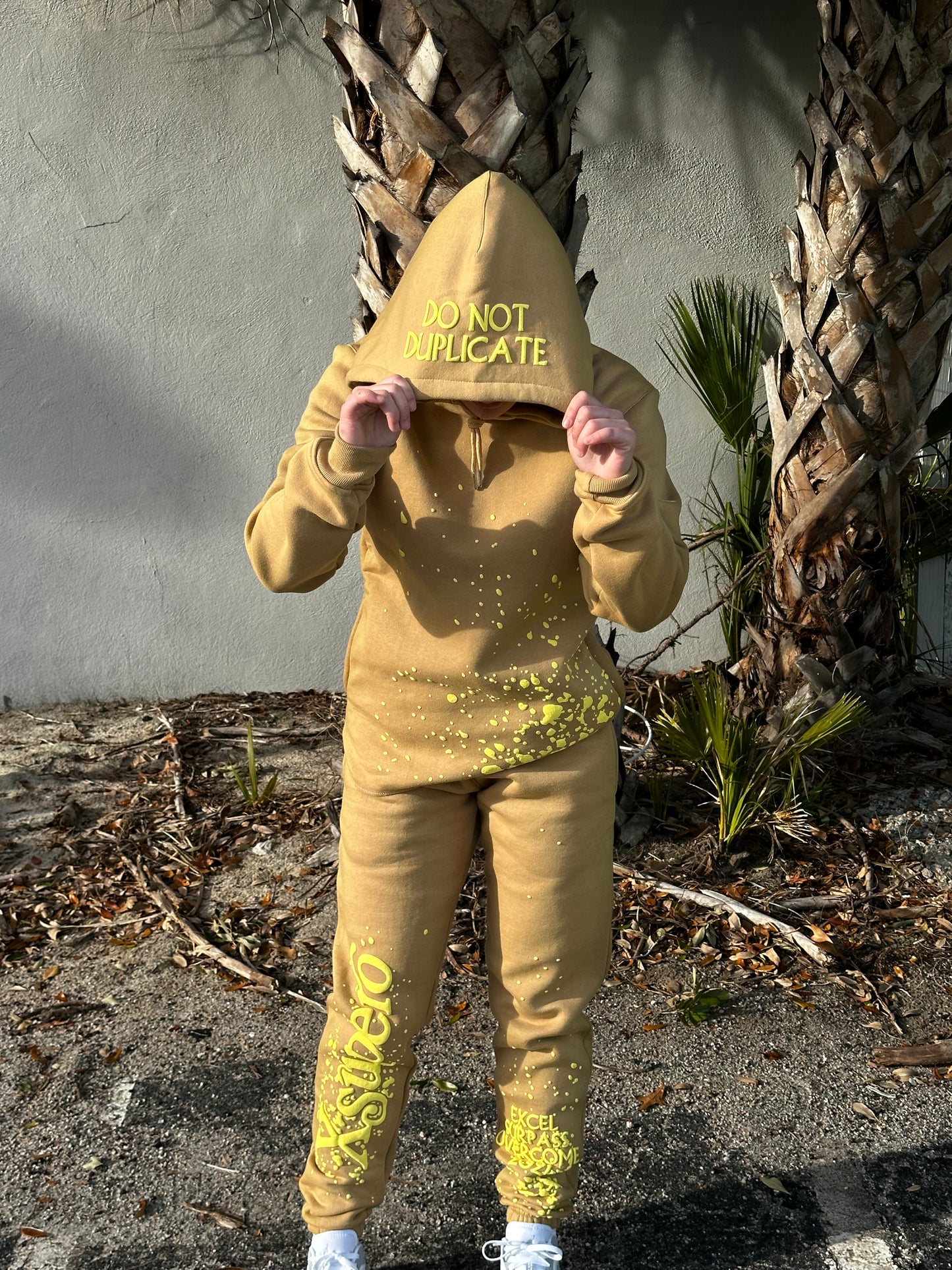 Hidden Pocket Puff Print Sweatsuit Tan